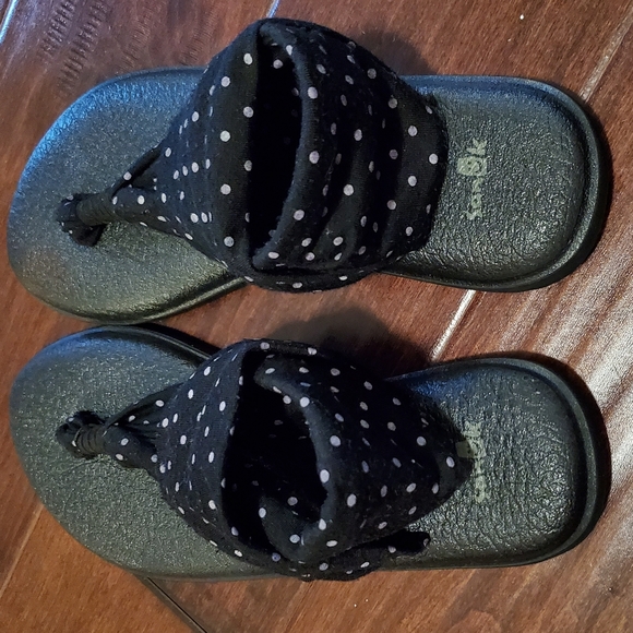 Sanuk polka-dot sandals - Picture 3 of 8